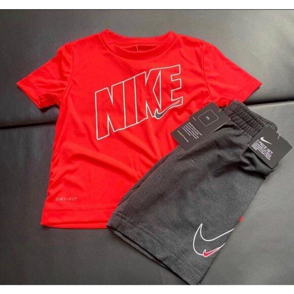 NWT Nike Athletic Set Boys Size 3T - Picture 1 of 3